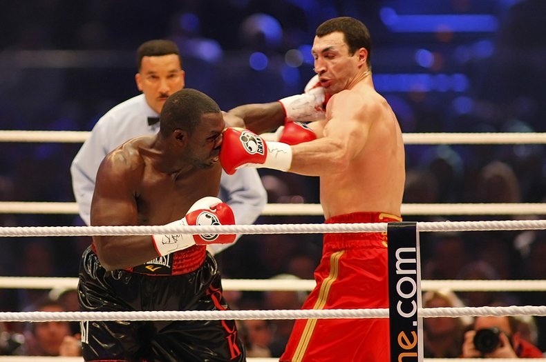 Wladimir Klitschko fighting Hasim Rahman