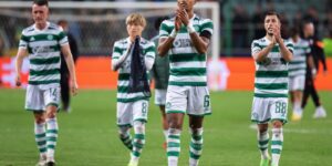 Celtic footballers clapping
